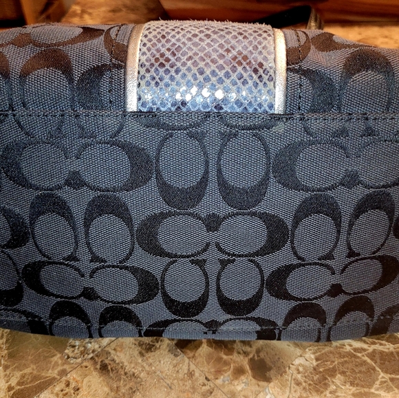 Coach purse - Picture 2 of 7